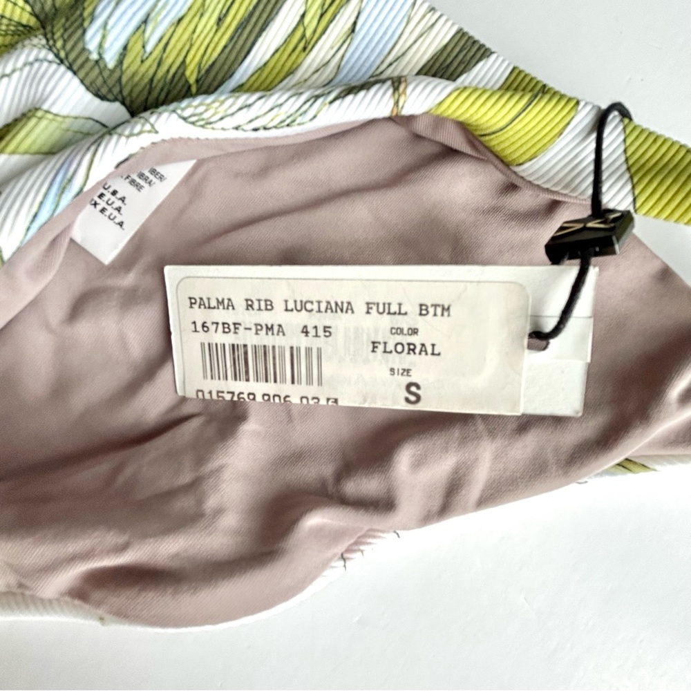 🍒NWT Vitamin A Swimwear Bikini Bottom. Reversible. Size: 6/Small - Picture 10 of 12